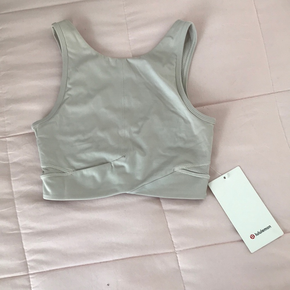 Brand new Lulu final mile crop tank